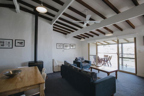 Canal Rocks Beachfront Apartments - Perths Hotel 15