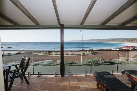 Canal Rocks Beachfront Apartments - Perths Hotel 0