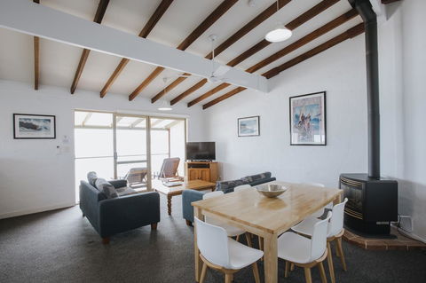 Canal Rocks Beachfront Apartments - Perths Hotel 22