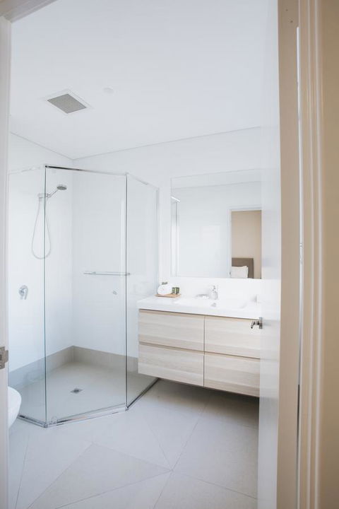 Canal Rocks Beachfront Apartments - Perths Hotel 40