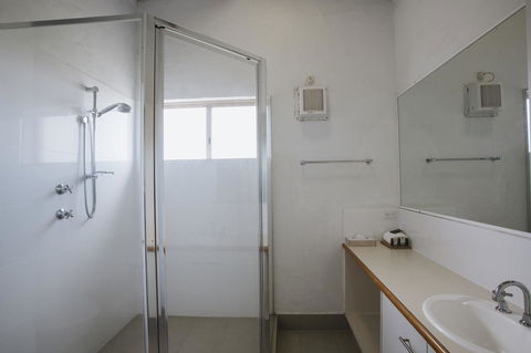 Canal Rocks Beachfront Apartments - Perths Hotel 20