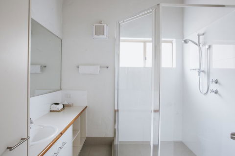 Canal Rocks Beachfront Apartments - Perths Hotel 1