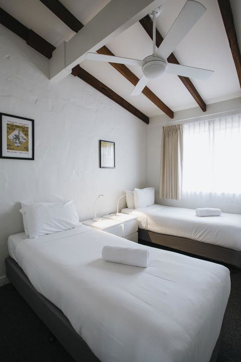 Canal Rocks Beachfront Apartments - Perths Hotel 37