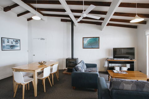 Canal Rocks Beachfront Apartments - Perths Hotel 2