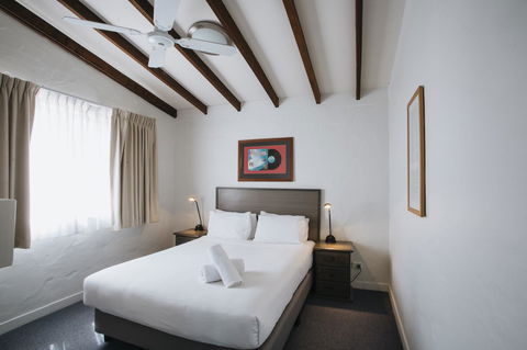 Canal Rocks Beachfront Apartments - Perths Hotel 14