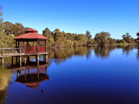 Perth Lake Side Lodge - Perths Hotel 1