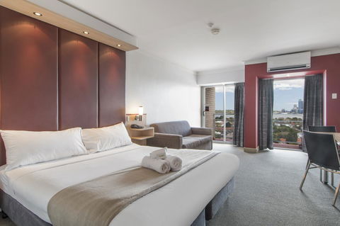 Metro Hotel Perth - Perths Hotel 0