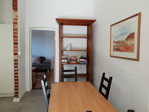 Captain\'s Heritage Cottage - Central Fremantle 2 Bedroom Historic Cottage - Perths Hotel 3