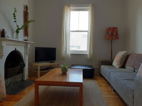 Captain\'s Heritage Cottage - Central Fremantle 2 Bedroom Historic Cottage - Perths Hotel 2