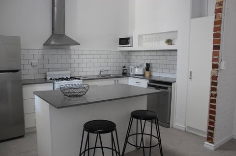 Captain\'s Heritage Cottage - Central Fremantle 2 Bedroom Historic Cottage - Perths Hotel 5