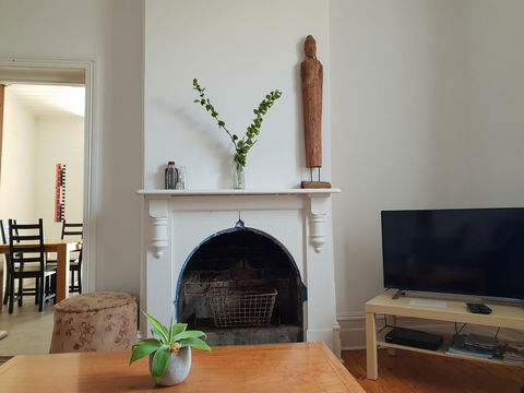 Captain\'s Heritage Cottage - Central Fremantle 2 Bedroom Historic Cottage - Perths Hotel 8