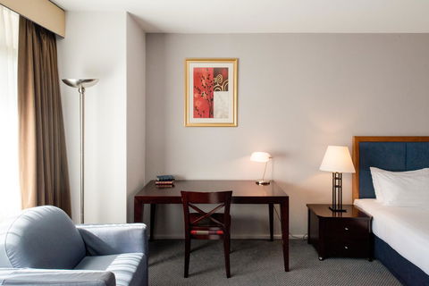 Seasons Of Perth - Perths Hotel 6