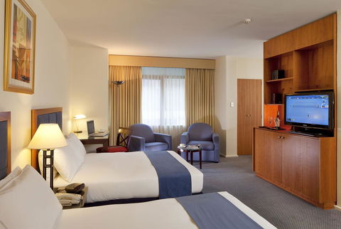 Seasons Of Perth - Perths Hotel 24