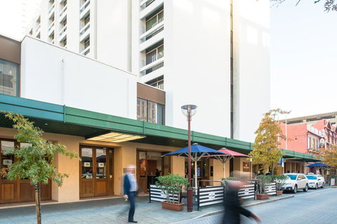 Seasons Of Perth - Perths Hotel 21