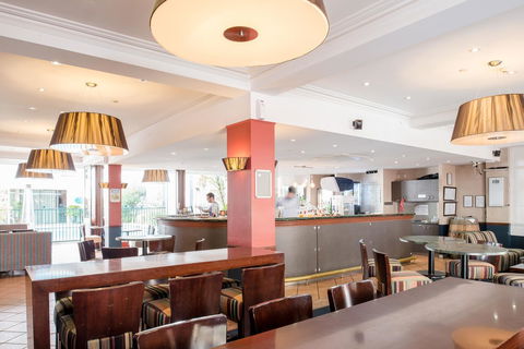 Seasons Of Perth - Perths Hotel 13