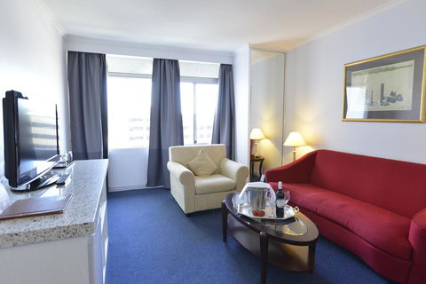 Seasons Of Perth - Perths Hotel 3