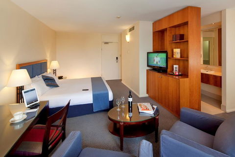 Seasons Of Perth - Perths Hotel 25
