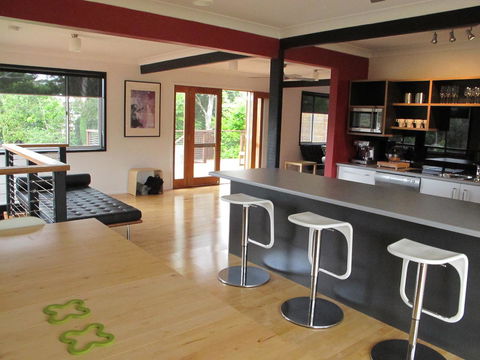Pendeli Beach House - Perths Hotel 3