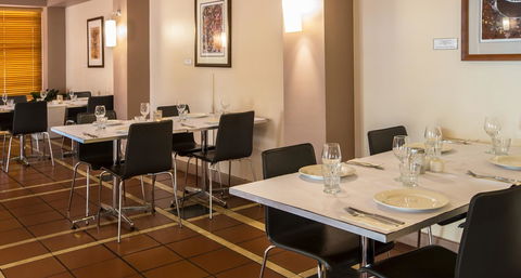 The Continental Hotel - Perths Hotel 10