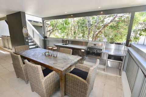 East On Byron - Perths Hotel 11