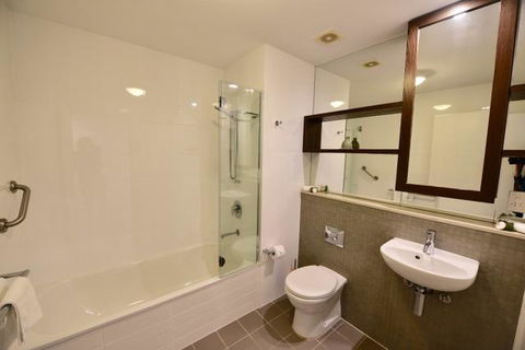 East On Byron - Perths Hotel 6