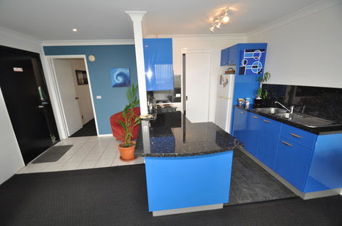 Beachfront Apartments - Perths Hotel 7