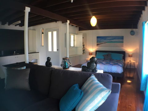 High Tide At Emerald - Perths Hotel 0