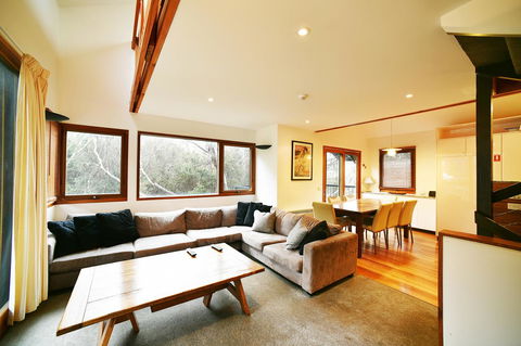 Ramshead Creek 3 - Thredbo - Perths Hotel 1