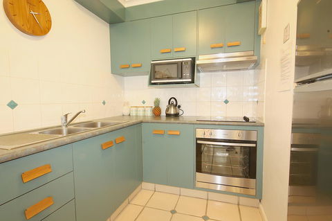 Cossies By The Sea - Perths Hotel 10