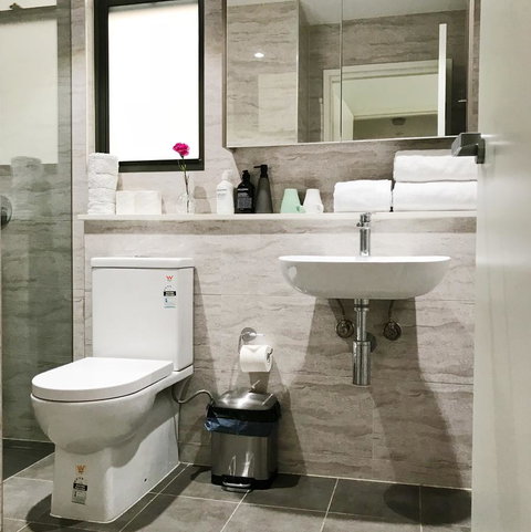 Modern & Cosy 2-Bedroom Apartment Hornsby - Perths Hotel 12
