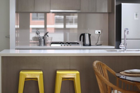 Modern & Cosy 2-Bedroom Apartment Hornsby - Perths Hotel 8