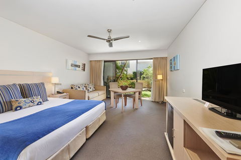 Waves Byron Bay - Perths Hotel 2
