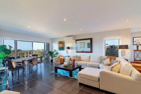 Churchill View Forster - Perths Hotel 0