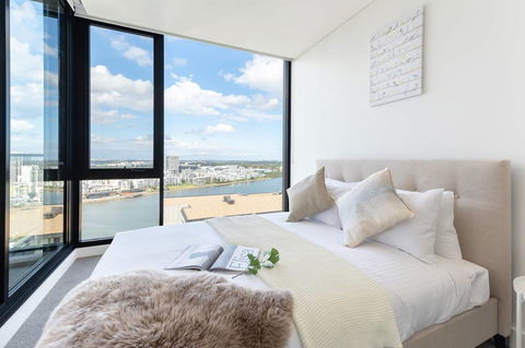 Japanese Style Waterfront Apt Wt Rooftop Pool - Perths Hotel 15
