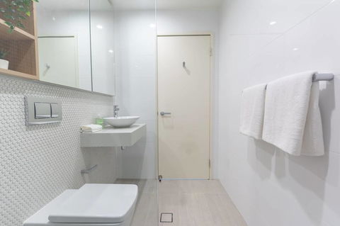 Japanese Style Waterfront Apt Wt Rooftop Pool - Perths Hotel 5