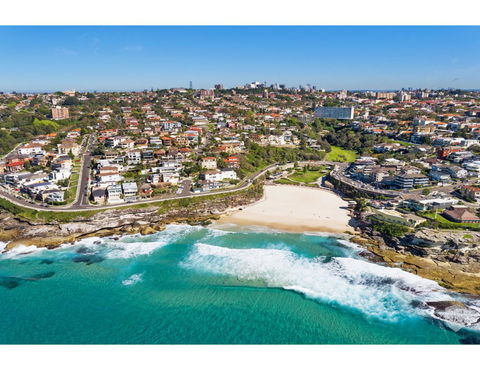 Oceanside Elegance At Superb Home Steps From Sand - Perths Hotel 23