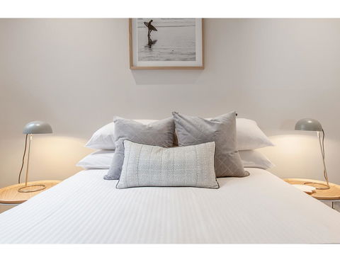 Oceanside Elegance At Superb Home Steps From Sand - Perths Hotel 11