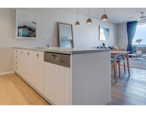 Oceanside Elegance At Superb Home Steps From Sand - Perths Hotel 8