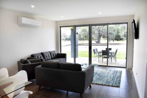 Comfort Suites Clubarham Golf Resort - Perths Hotel 14