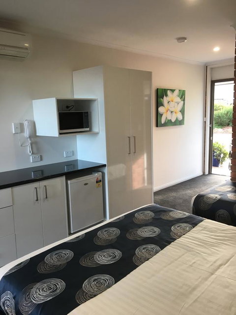 Pelican Motor Inn - Perths Hotel 41