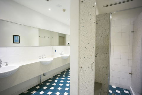 YHA Sydney Central - Perths Hotel 15