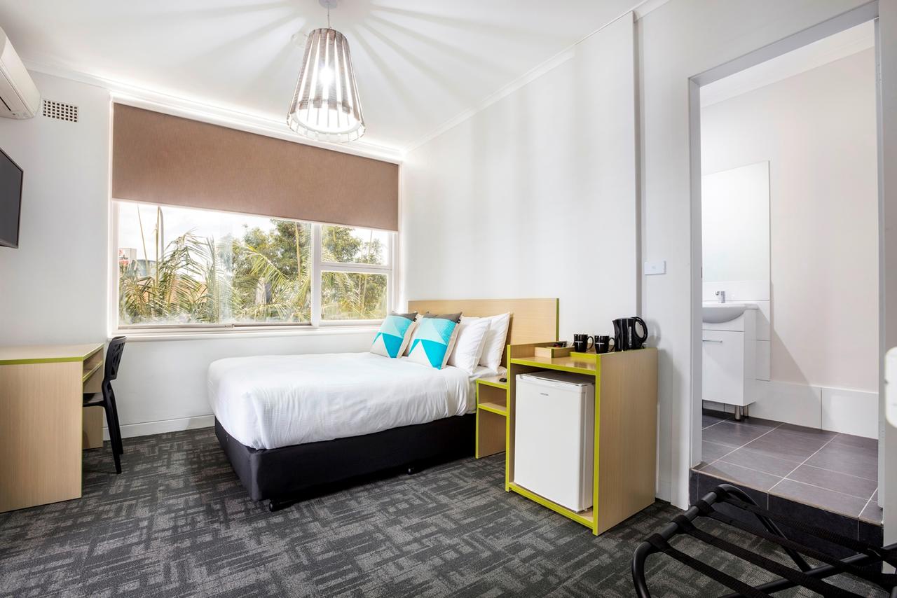 Dolans Bay NSW Perths Hotel