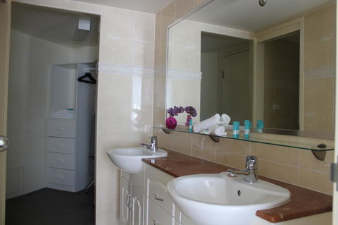 The Boathouse Resort Luxury Apartments - Perths Hotel 7