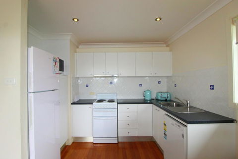 Anglesea, 17 Hodgson Street - Perths Hotel 3