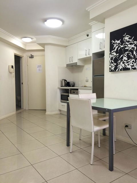 Fiori Apartments - Perths Hotel 8