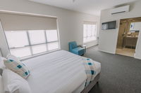 Book Hamilton Accommodation Vacations Perths Hotel Perths Hotel