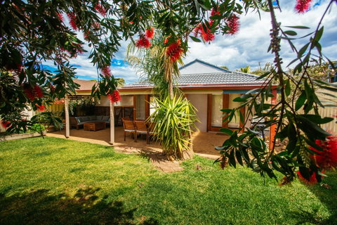 Sunbaker Pet Friendly Awards Finalist 4 Mins Walk To Culburra Beach - Perths Hotel 30