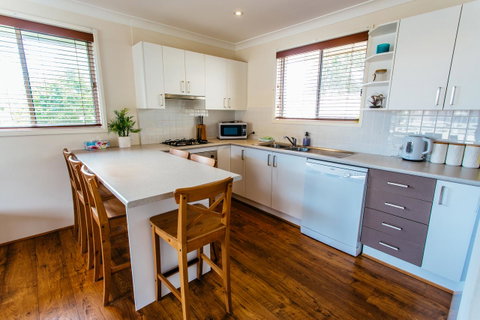 Sunbaker Pet Friendly Awards Finalist 4 Mins Walk To Culburra Beach - Perths Hotel 15