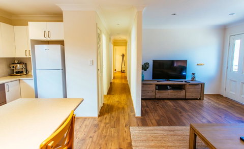 Sunbaker Pet Friendly Awards Finalist 4 Mins Walk To Culburra Beach - Perths Hotel 17