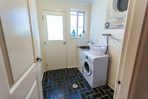 Sunbaker Pet Friendly Awards Finalist 4 Mins Walk To Culburra Beach - Perths Hotel 27